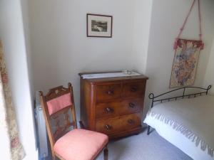 Traditional homely welsh town house, 4 bedroom "aunty Marys"
