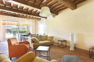 Il Grappolo by Salogi Villas