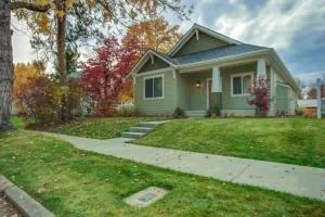 6th Street Retreat - كور دالان