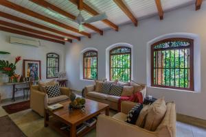 MO River House Luxury Villa