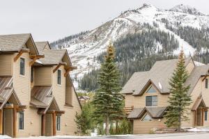 Saddle Ridge Townhome - Unit J1