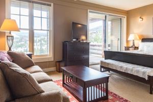 Saddle Ridge Townhome - Unit J1