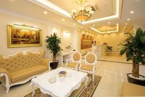 Hùng Mạnh Plaza Hotel - 和平