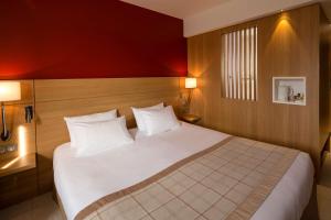 Hotels Best Western Plus Le Lavarin : Chambre Lit King-Size Supérieure avec Balcon