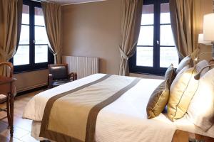 Hotels Best Western Le Cheval Blanc -Centre- Vieux Port : photos des chambres