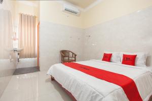 RedDoorz Syariah At Sedati