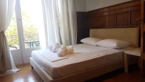 Violet Errathens Apartment - Athens Center, 7 BD, 3 BATH - Athen
