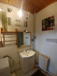 B&B / Chambres d'hotes Chambres d'hotes Manoir Le Cristal Futuroscope , - 30 Pct sur les entrees du parc ! : photos des chambres