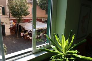 your Rome basic but bonnie corner