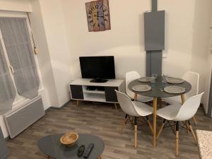 Appartements Avec JARDINET sans vis a vis Plein centre ville au RDC 350m de la plage : photos des chambres