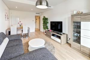 Luxurious T2 apartment, Olhos Dagua