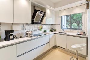 Luxurious T2 apartment, Olhos Dagua