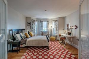 Monument Garden SWEET