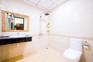 Phòng Đôi Loại Sang Hướng Bể Bơi (Deluxe Pool View Double Room)