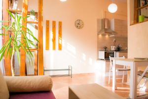 4 Seasons apartments, A1