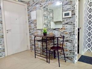 Condo Unit walking distance to Manila Airport (NAIA Terminal 3)