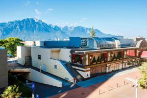 ☆ Central Apartment | Terrace & Private Parking ☆