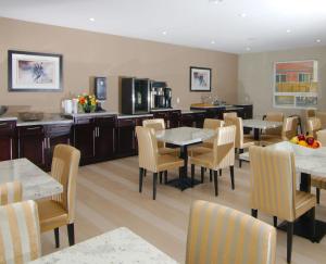 Paradise Inn and Kitchenette Suites Redwater