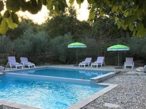 Campings Roulottes et Cabanes de Saint Cerice : photos des chambres