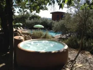 Roulottes et Cabanes de Saint Cerice - 沃格于埃