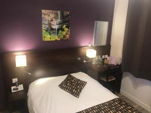 Hotels HOTEL LES IRIS : photos des chambres