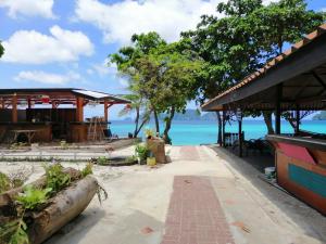 Phi Phi Long Beach Bungalow ( Had Yao)