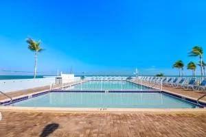 Fiesta Key RV Resort Standard Room 8 - Conch Key