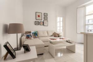 Hostly Rivero 2B Center-Fibre-communal terrace-Parking Optional-CLess