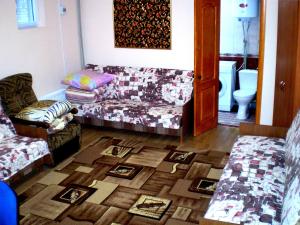 1 КОМ КВАРТИРА 1 ЭТАЖ 3 дивана, WI-FI, центр города, САДОВАЯ-ЧКАЛОВА "СИЛЬПО" и "АТБ" отдельный дом 2 этажа