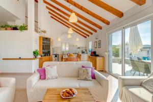 LCT Holiday Home Mia
