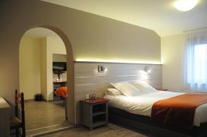 Hotels Hotel Au Parc des Cigognes : photos des chambres