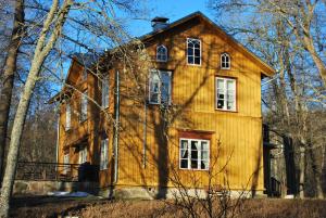 Suite room in Kirjakkalan Ruukkikylä