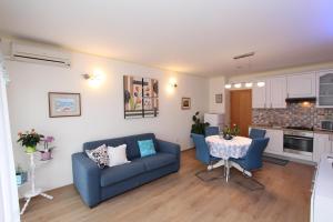 One-Bedroom Apartment with Balcony room in Apartments Daria