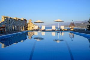 Cavos Bay Hotel & Studios Ikaria Greece