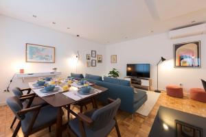 Brunos Downtown Apartment