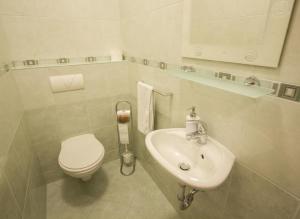 Seaside apartments with a swimming pool Okrug Gornji, Ciovo - 5960