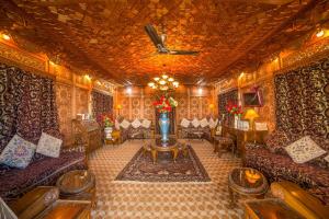 Swan Group of Houseboats, Golden Dal Lake