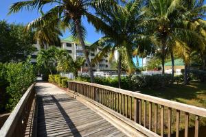 Two Bedroom Apartment  room in Sunrise Suites Paradise Escape #407