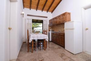 Kalamionas Studios & Apartments Corfu Greece