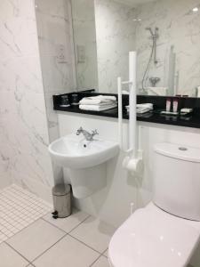 Twin Room with Bathroom room in Falls Hotel & Spa