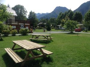 Maisons de vacances Ferme Noemie (Bourg d'Oisans) : Mobile Home