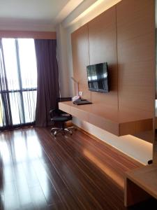 Symphony Suites Hotel