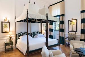 Superior Double Room room in La Posta Vecchia Hotel