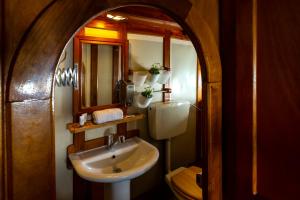 Double Cabin room in Venezia Boat & Breakfast Caicco Freedom