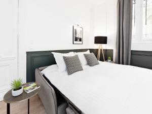 LivinParis - Luxury AC 3 Bedrooms République I
