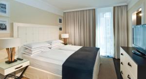 Lakes - My Lake Hotel