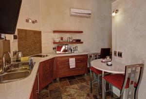 Hartmann Suites Serviced Self-Catering Apartments