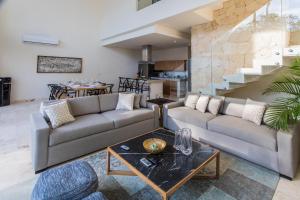 Stunning 4BR Villa with Private Pool La Veleta Retreat