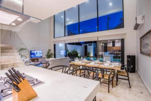 Stunning 4BR Villa with Private Pool La Veleta Retreat