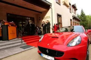 Retro Riverside Wellness Resort - Teplička